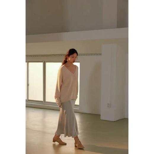 韩系毛衣系！！燕麦色V 领简约针织毛衣-喜出 商品图1