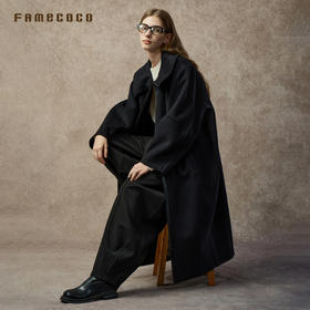 Famecoco范可儿个性大翻领刺绣经典款黑色双面呢长大衣FAC8AQ019