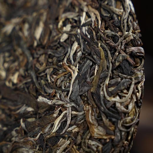 【雪印青饼】张大师经典手作！仅有的60饼全部分享了！2023年春茶云南勐海茶区古树拼配普洱生茶饼357g 商品图4