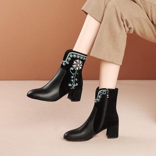 【预售5天】真皮绣花水钻女靴民族风羊反绒侧拉链短靴ALS&524-3 商品图0