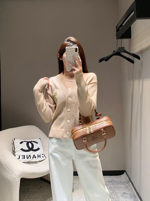 缪缪24FW秋冬新品珠钻字母logo长袖小开衫复古少女系风格（UY*DQJB) 商品图8