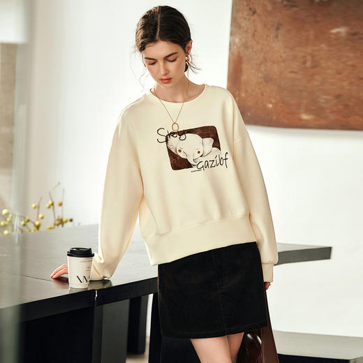 OLrain欧芮儿法式杏色卫衣女冬季2024年新款学校刺绣圆领上衣 商品图1