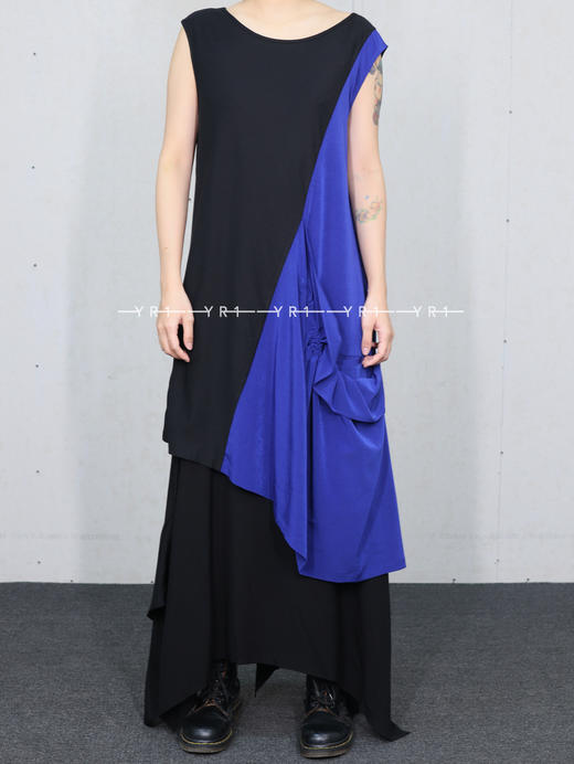 Y‘s | 蓝黑拼接绉无袖上衣 商品图4