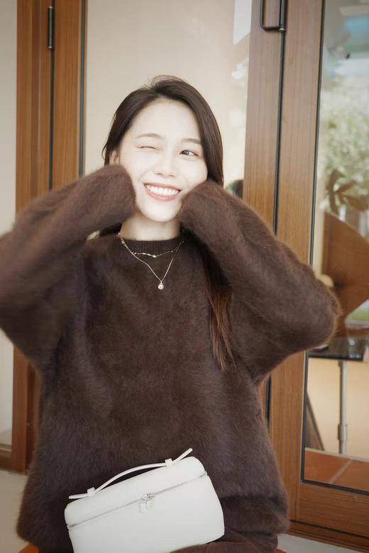 进口水貂绒超高品质董洁同款圆领开叉毛衣 商品图8