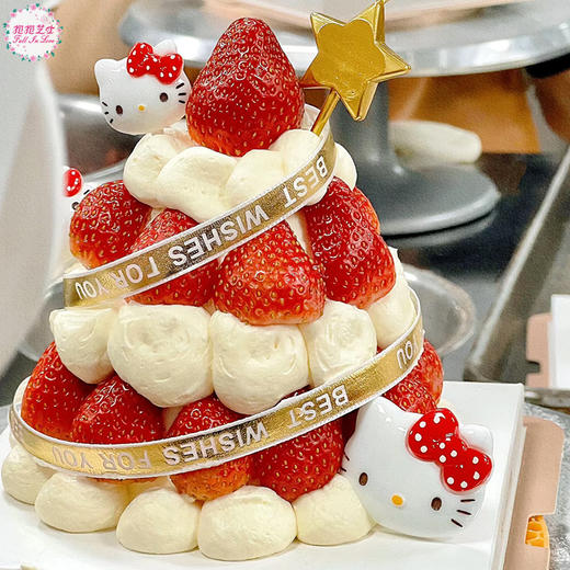 【圣诞新款】Hello Kitty草莓塔蛋糕  一层又一层的新鲜草莓，简直不要太诱人 商品图4