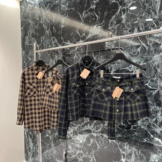 Miu 2024秋冬新款 复古英伦风格纹短裁衬衫 压褶半裙 商品图5