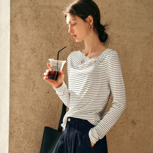 OLrain欧芮儿黑白条纹T恤女冬季2024年新款不规则通勤设计感长袖 商品图1