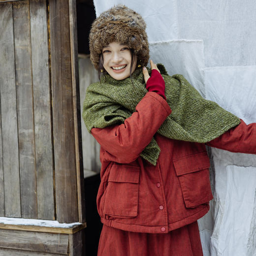 绽放旅行女装833-854朵/羊毛花式大肚纱连领开门襟厚毛衣围巾套装 商品图1