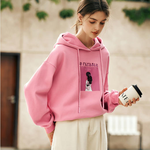 OLrain欧芮儿法式连帽卫衣女冬季2024年新款粉色印花珠片刺绣上衣 商品图4