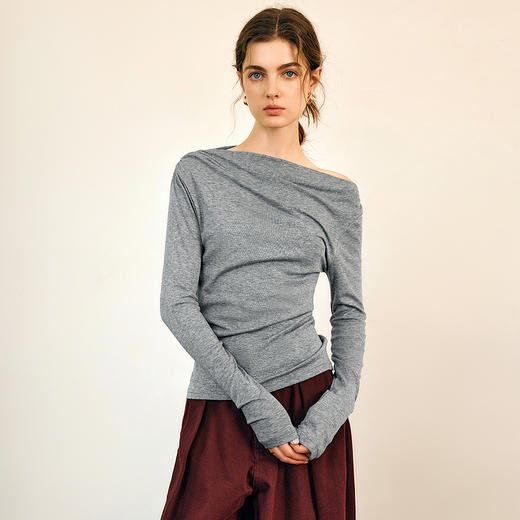 OLrain欧芮儿法式长袖T恤女春季2025年新款一字领不规则抽褶上衣 商品图2