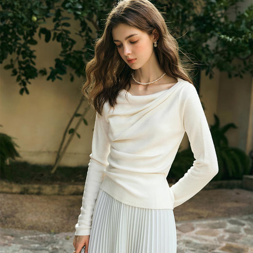 OLrain欧芮儿杏白色针织衫女冬季2024年新款法式不规则长袖上衣 商品图1