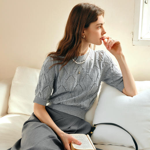 OLrain欧芮儿法式灰色针织衫女春季2025新款设计感镂空圆领套头衫 商品图1