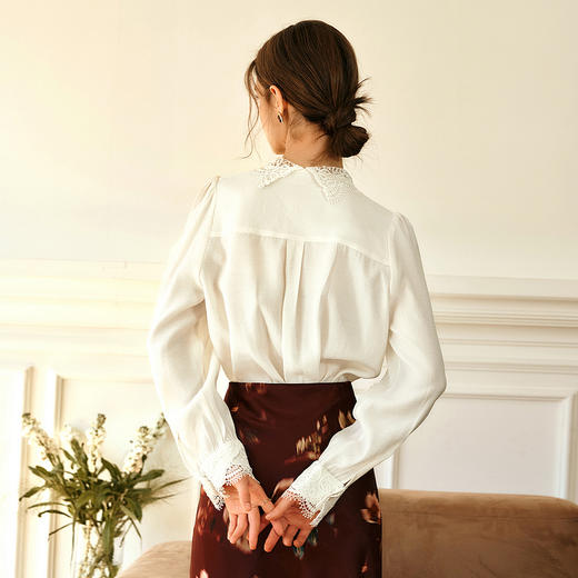 OLrain欧芮儿法式v领衬衫女春季2025年新款气质荷叶边蕾丝边上衣 商品图3