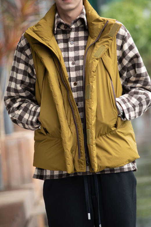 S349071149机能户外羽绒马甲 商品图1