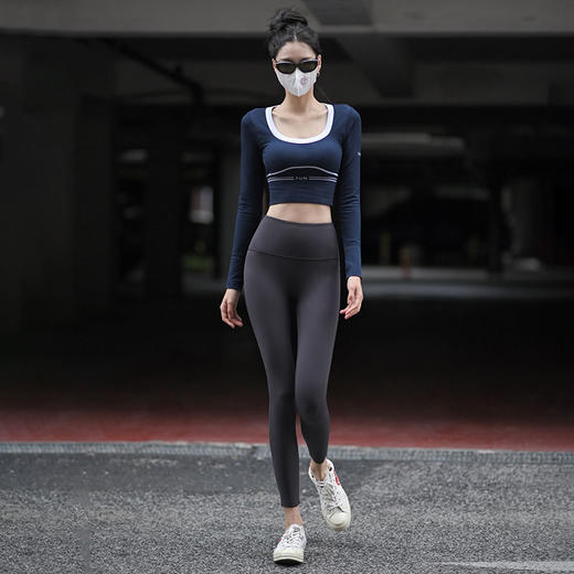 Beemen无缝一体织固定杯瑜伽服女上衣螺纹秋冬运动长袖 商品图3