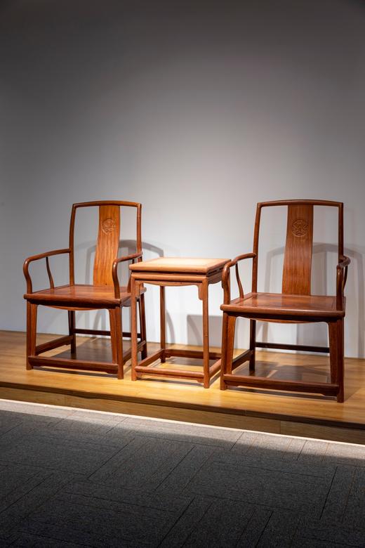 红桥红  家具严选  缅甸花梨（大果紫檀）【宝蕴楼扇形 南官帽椅三件套】 商品图1