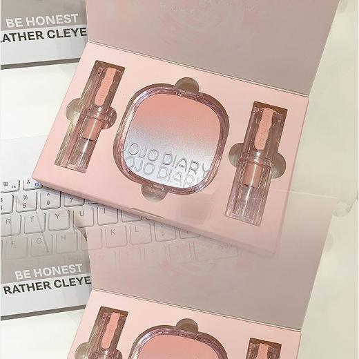 【轻盈持妆美妆套盒】久久日记学生彩妆套盒水润雾面哑光口红气垫送闺蜜3件套平价小众。ry 商品图2