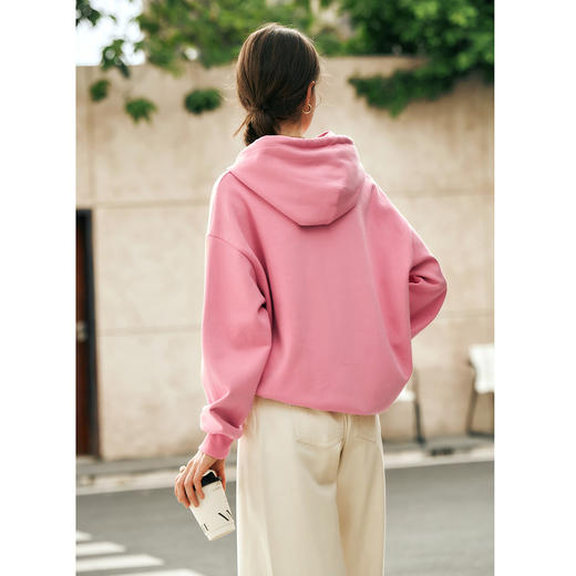 OLrain欧芮儿法式连帽卫衣女冬季2024年新款粉色印花珠片刺绣上衣 商品图3