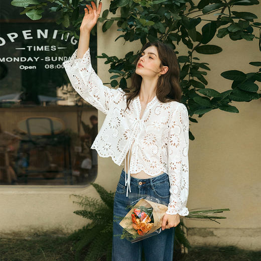 OLrain欧芮儿奶白色雪纺衫女冬季2024年新款镂空蕾丝花边长袖衬衫 商品图3