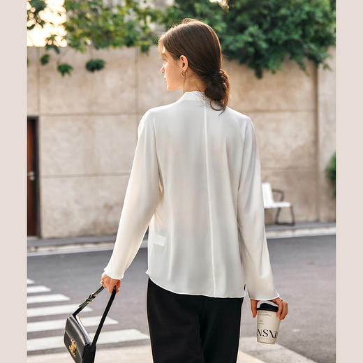 OLrain欧芮儿米白色V领衬衫女春季2025年新款简约通勤长袖衬衣 商品图3