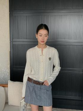 BrunelloCucin*lli24新款老钱风金丝徽章绞花修身羊绒针织开衫（UY*DQJB)