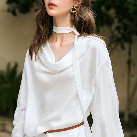 OLrain欧芮儿法式白色雪纺衫女冬季2024年新款慵懒风荡领飘带上衣 商品图4