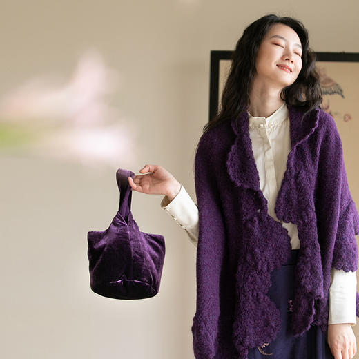 牧衣游原创 丝绒包包小巧轻便小袋子休闲 偷闲【不支持会员折】 商品图0