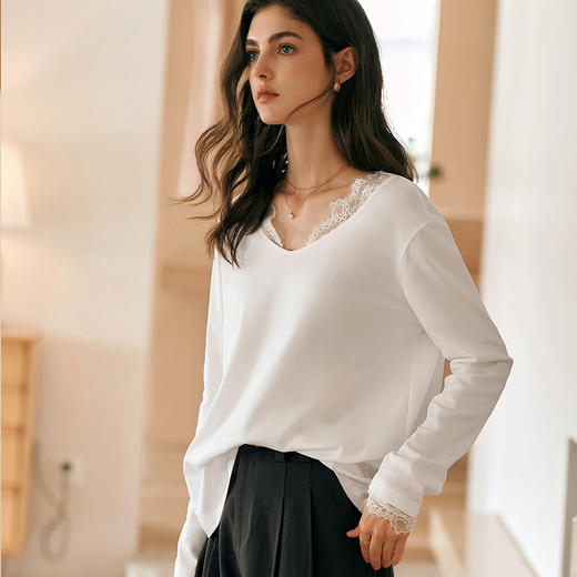 OLrain欧芮儿白色V领T恤女冬季2024年新款法式设计感蕾丝长袖上衣 商品图1