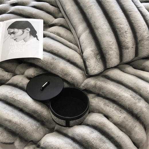 【一套约10斤重】美拉德濑兔绒四件套 双面厚实软糯细密绒毛保暖条纹款 商品图11