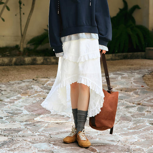 OLrain欧芮儿奶白色半身裙女冬季2024年新款设计感不规则蕾丝半裙 商品图2