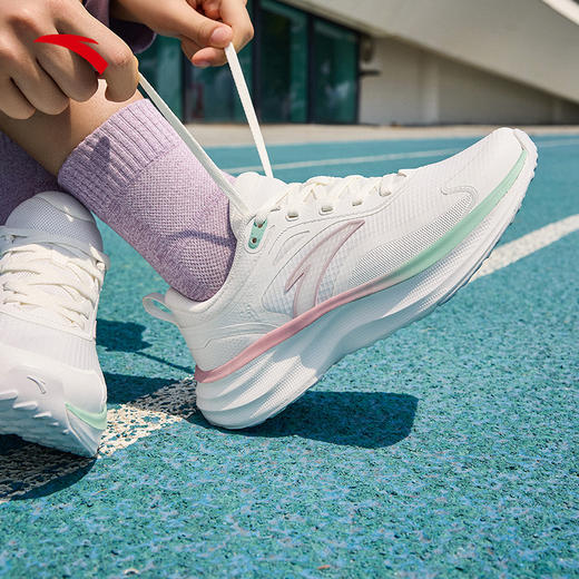 【35.5/36/36.5断码】安踏轻云丨轻质舒适新款减震防滑运动鞋休闲健步女跑鞋122445506【库存有限，如无货将做退款，介意慎拍！】 商品图4