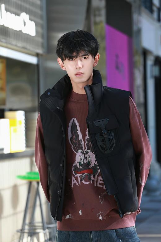 W342674374设计感羽绒马甲 商品图0