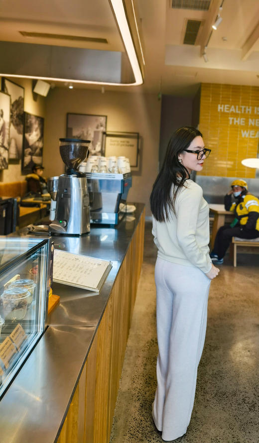 逸红颜明月优选 #空气感V领30羊绒衫【好福运】12针,必备百搭款/温柔系羊绒内搭 商品图7