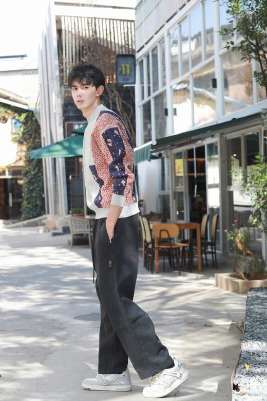 W33396481拼接休闲圆领卫衣 商品图5