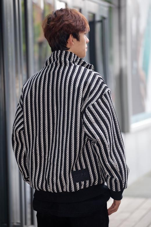 332972788条纹字母夹克 商品图4