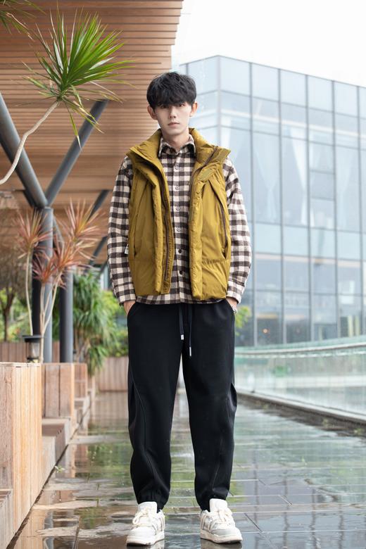 S349071149机能户外羽绒马甲 商品图5