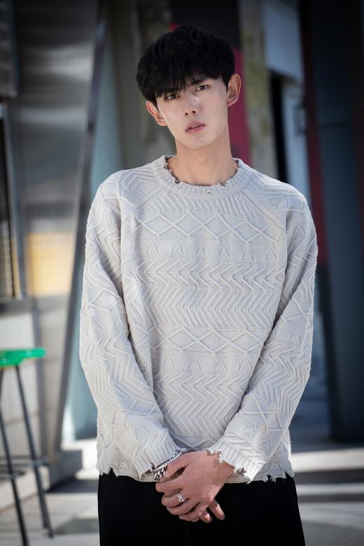 W340843194破洞提花针织衫 商品图2