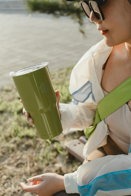 百年户外品牌【星花保温保冷随行杯】🔥 一次装满，满足整天的饮水需求， 省时省心 一杯双饮，自由切换 采用高品质304食品级不锈钢材质，安全耐用 🔸 商品图8