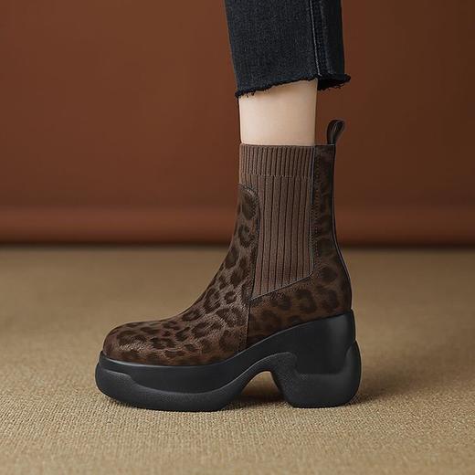 【预售5天】英伦风豹纹女皮靴秋冬新款粗跟高跟短靴子圆头厚底套筒烟筒靴DTN&5105-2 商品图3