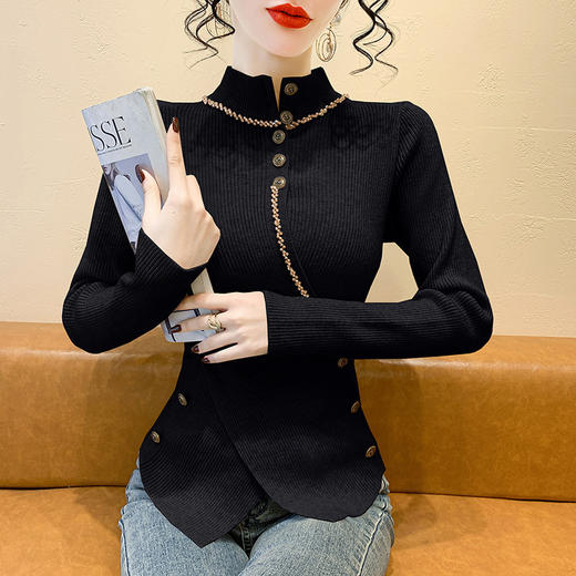 KQL-C410N小香风半高领纽扣开叉毛衣女2024冬季新款别致小众气质针织上衣潮 商品图2