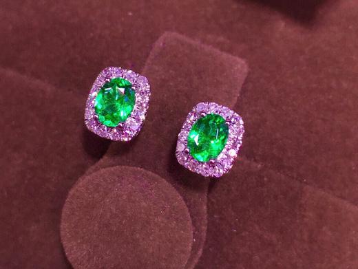 0.6ct刻面祖母绿耳钉 商品图3