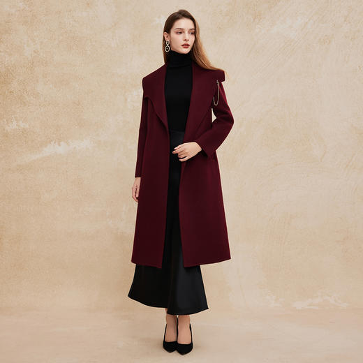 PH968斯尔丽24冬季新款绵羊毛双面呢大翻领气质高贵胸针款通勤大衣 商品图3