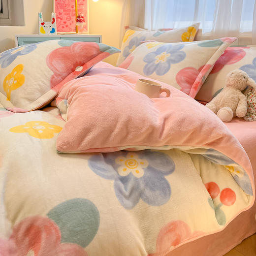 【巨舒适牛奶绒四件套；臻享温暖！】加绒保暖，暖意十足；舒适至臻，让你不想离床；双面设计，颜值与实用并存；牛奶绒面料，柔软亲肤；活性工艺印染，健康环保。冬日必备，别错过！ 商品图8