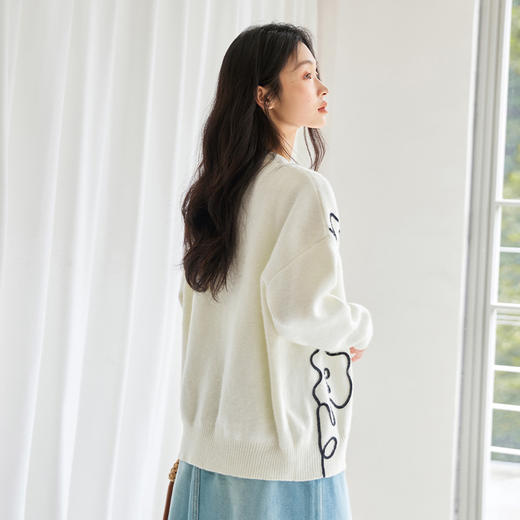 IC撞色线条设计绣花针织衫女新款高级简约休闲艺术感毛衣开衫 商品图4