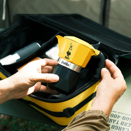 比乐蒂（Bialetti）摩卡壶户外露营套装 咖啡壶咖啡杯磨豆机礼盒套组收纳包双阀组合 黄色2杯份基础版 4件套 100ml 商品图3