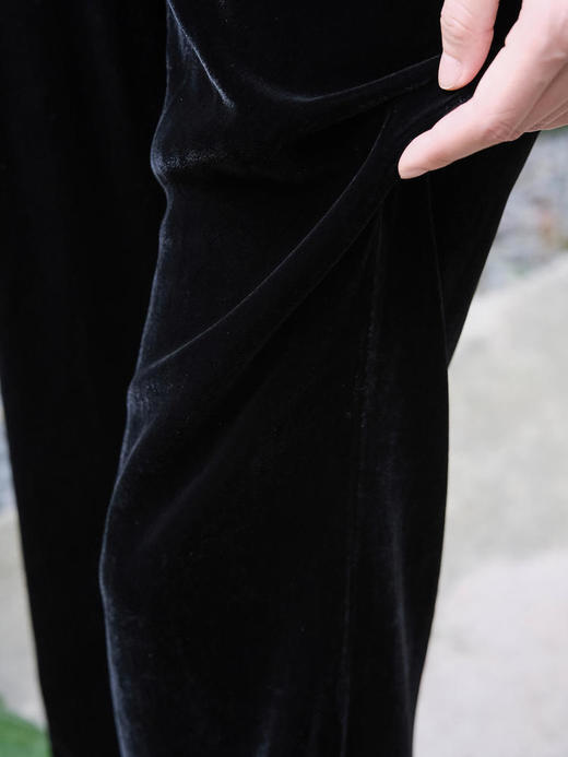 创业大礼包|宋锦散花纹夹棉外套+新中式丝绒微喇裤黑色+真丝压花圆领女上衣-珍珠白(梅兰竹菊纹样) 商品图10