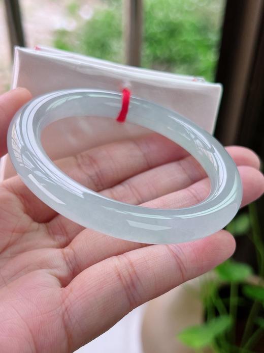 54圆条翡翠手镯 商品图1