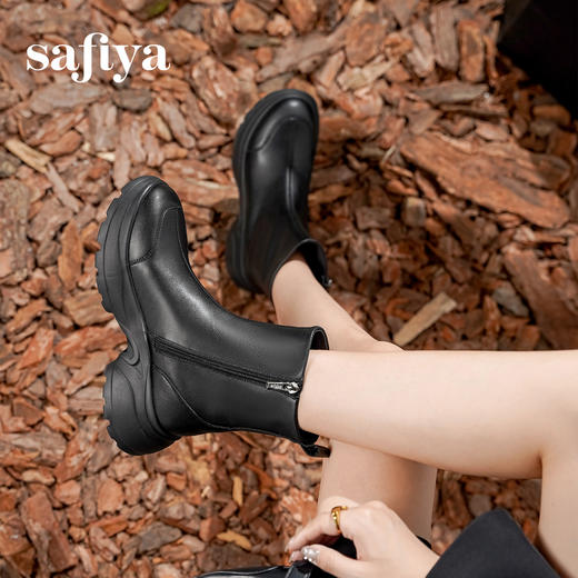 Safiya/索菲娅2024秋冬时尚圆头侧拉链百搭厚底户外运动风短靴 SF44116402 商品图1