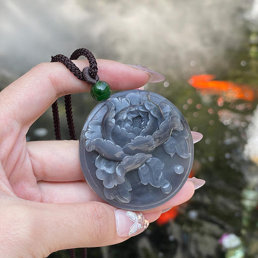 穆仙·深烟紫牡丹挂件 | 色泽深紫如霞，栩栩如生、又透露出淡然处世的高雅气质 商品图3