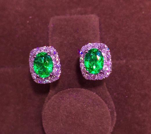 0.6ct刻面祖母绿耳钉 商品图4